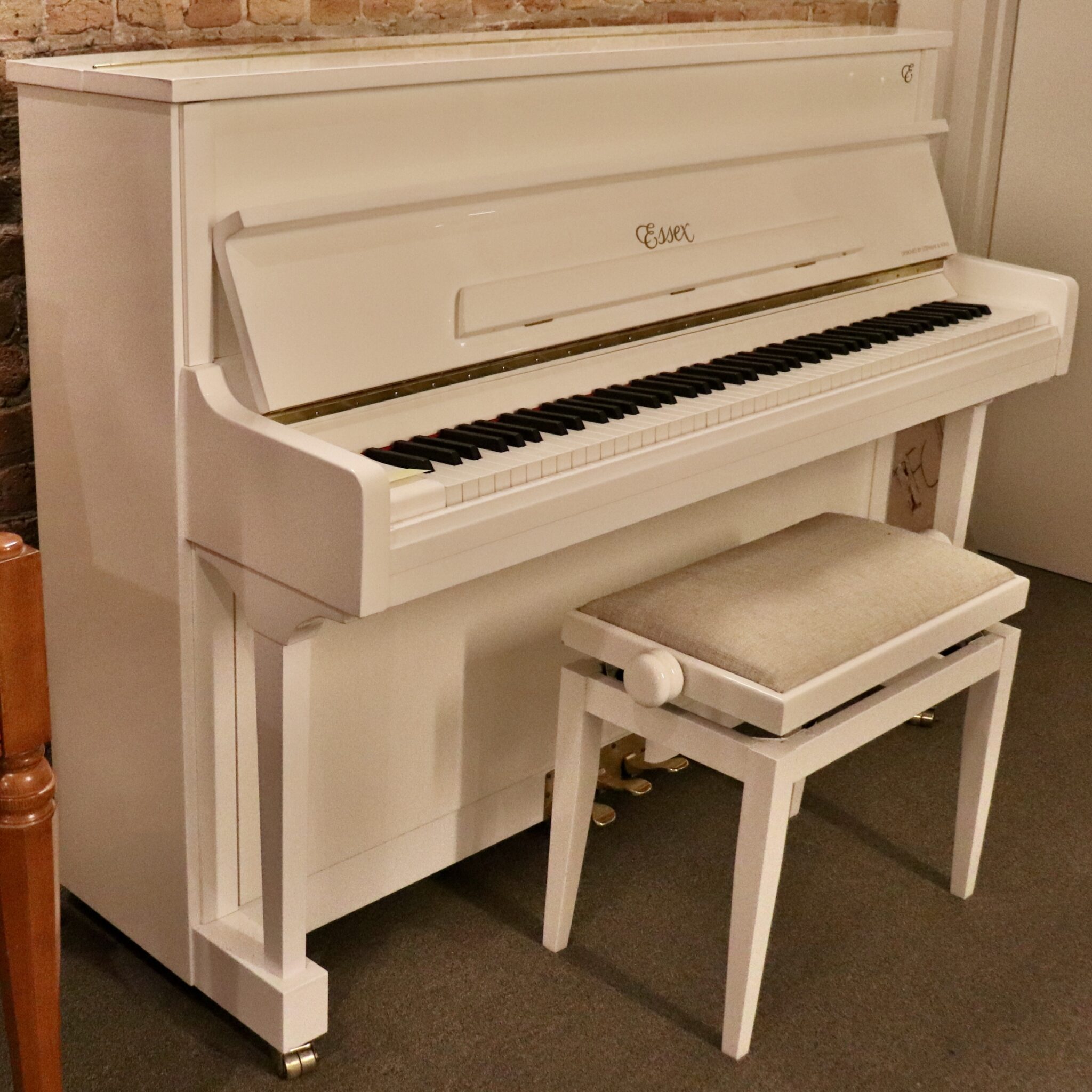 Essex EUP111 PianoForte Chicago