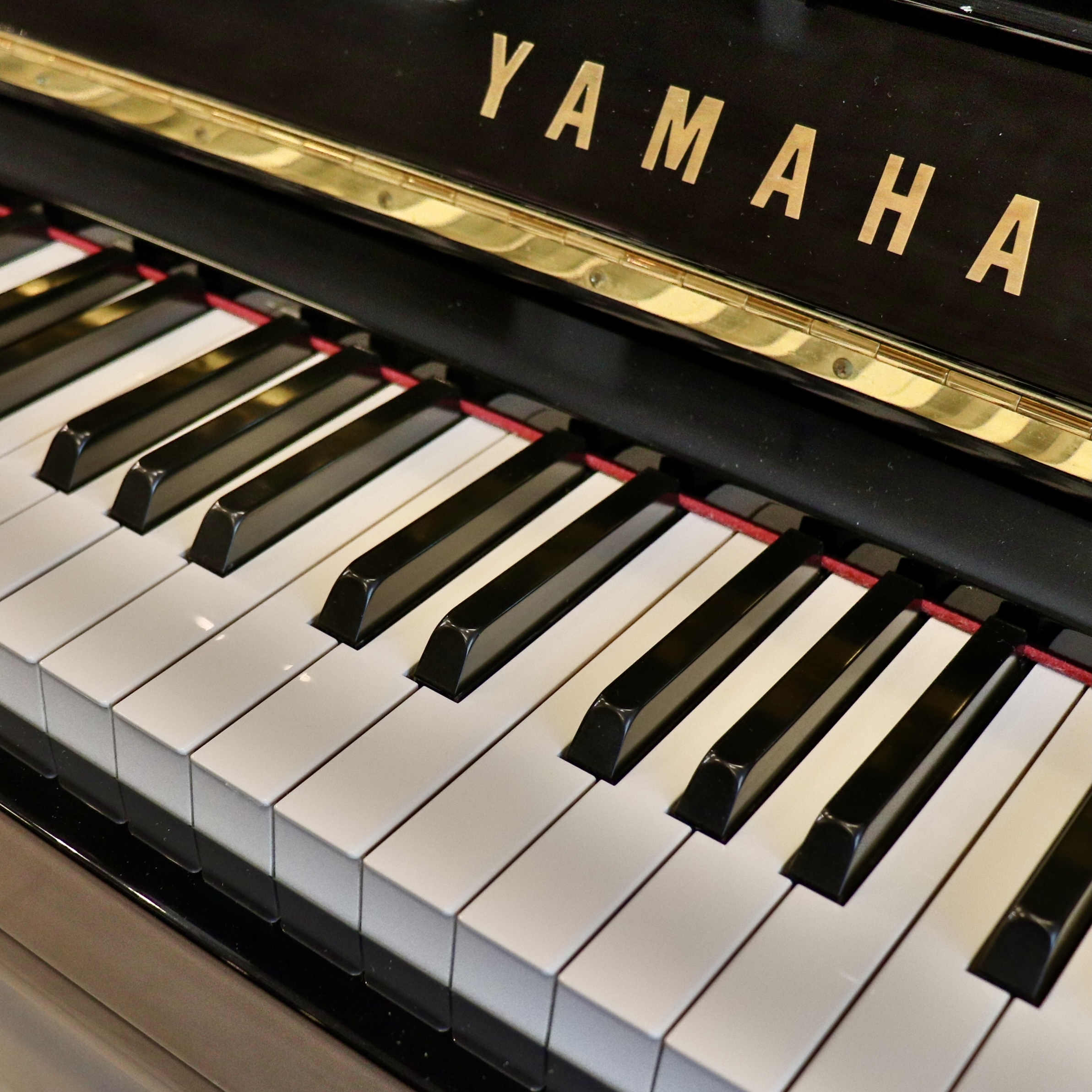 Yamaha U100 - Image 2