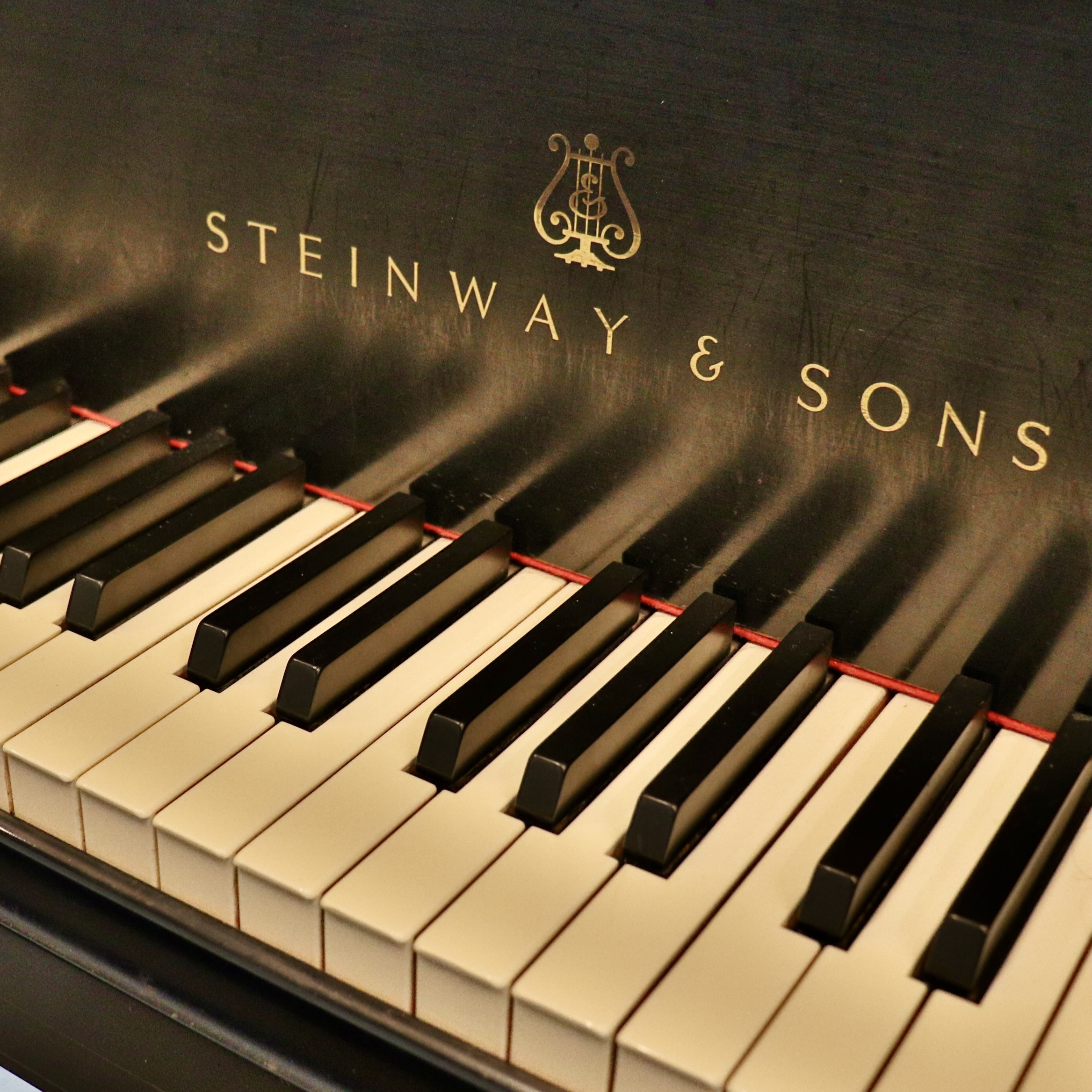 Steinway Piano Dealer Chicago, luxury piano showroom Chicago, Steinway grand piano Chicago