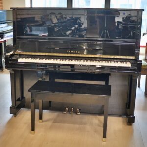 Yamaha U300