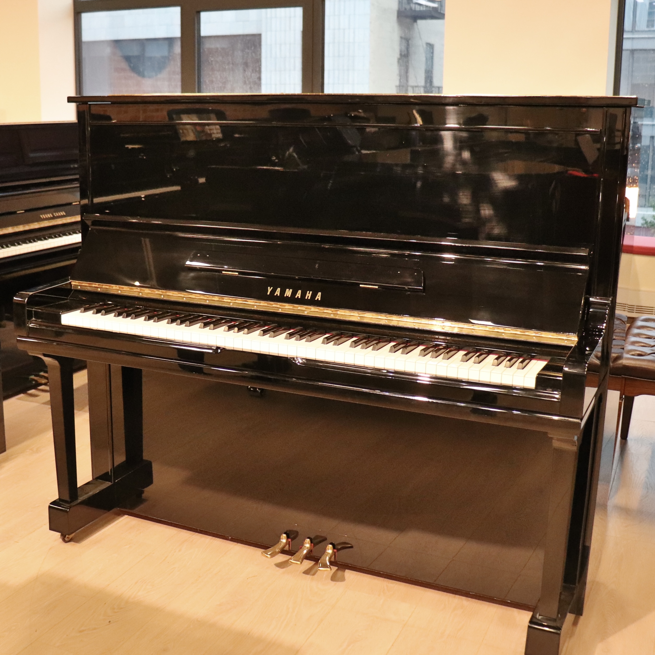Yamaha U300